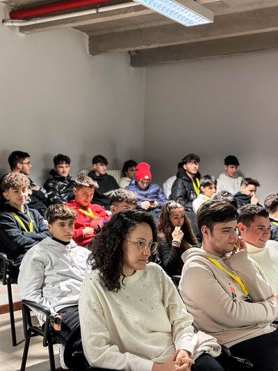 16YOUZ MODIGLIANA2.jpg
